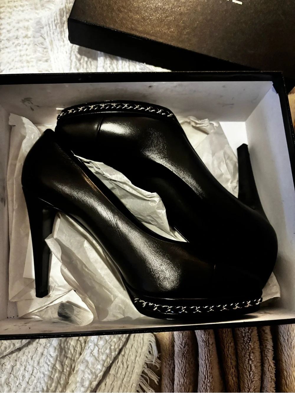 CHANEL 2015 interlocking CC logo pumps